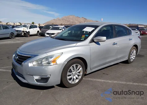 2015 Nissan Altima 2.5/2.5 S/2.5 Sl/2.5 Sv z USA, uszkodzony, nr VIN 1N4AL3AP0FC415549